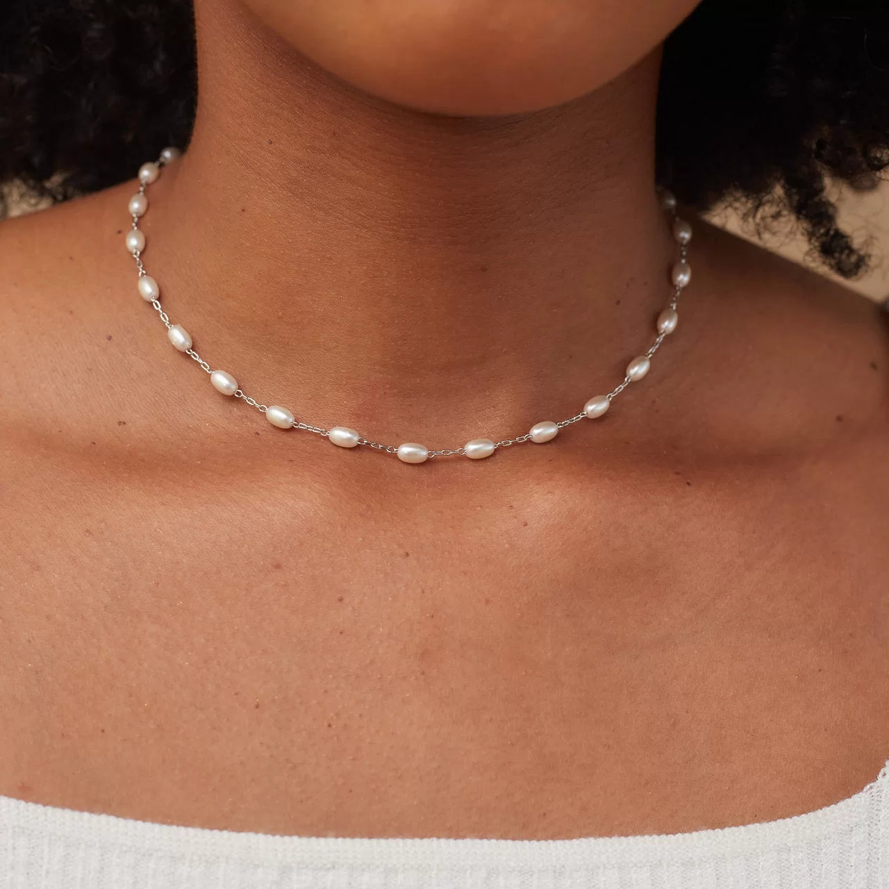 Tiny Pearls Choker White Rhodium Plated
