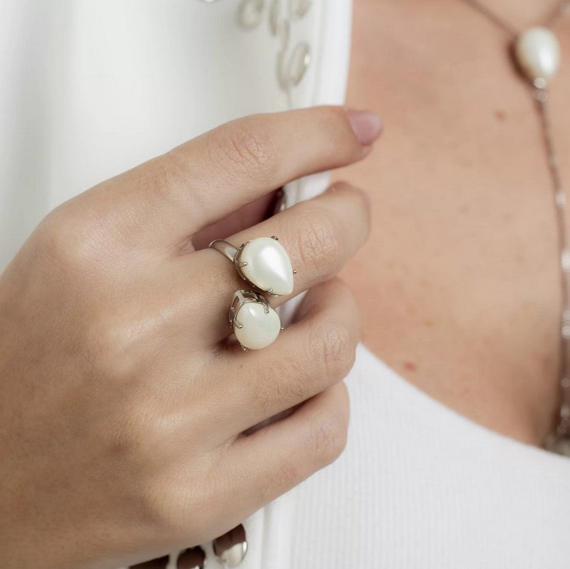 MILKA PEARL DOUBLE DROP RING WHITE RHODIUM PLATED