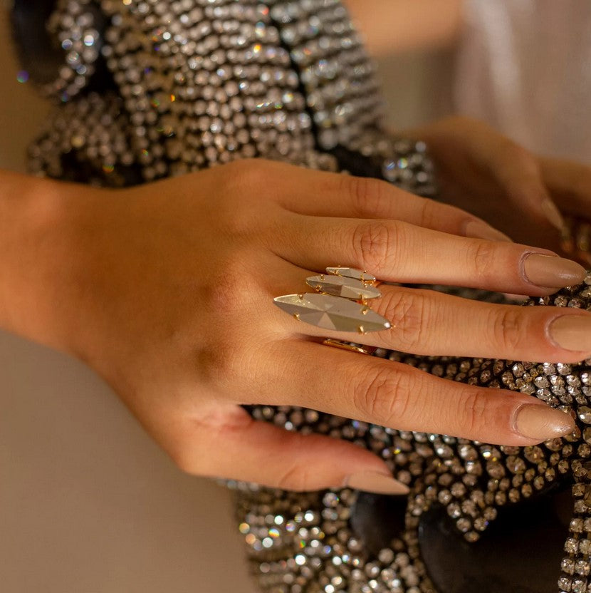 GRAY NAVETES RING GOLD PLATED