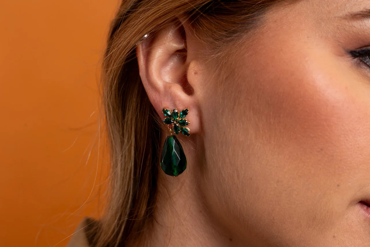 Íris Gold Plated Earrings with Emerald Green Crystal