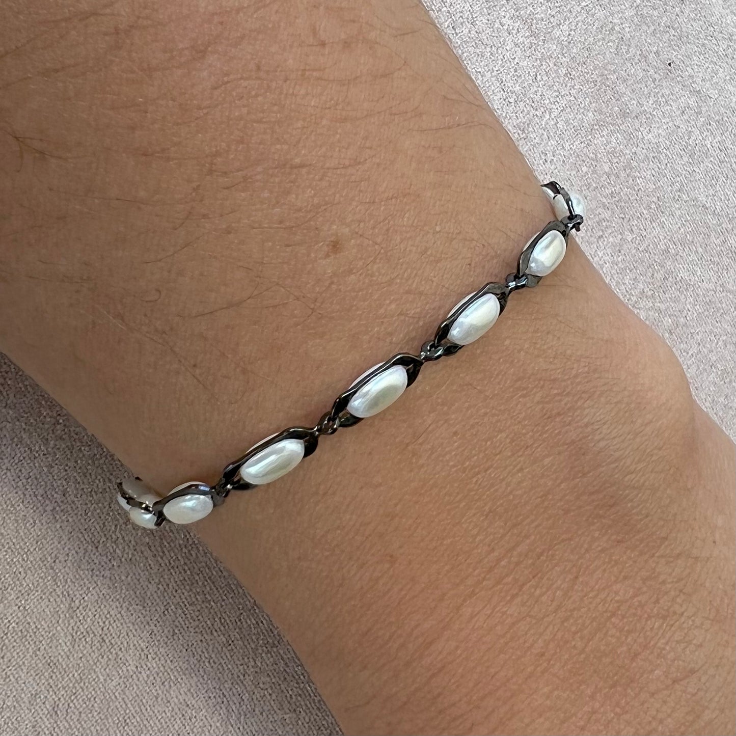 Kilie Pearl Bracelet Black Rhodium Plated