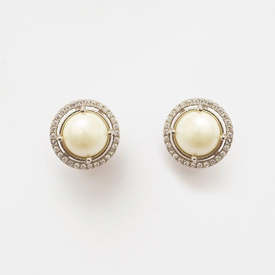 VICK PEARL WHITE EARRING RHODIUM PLATING