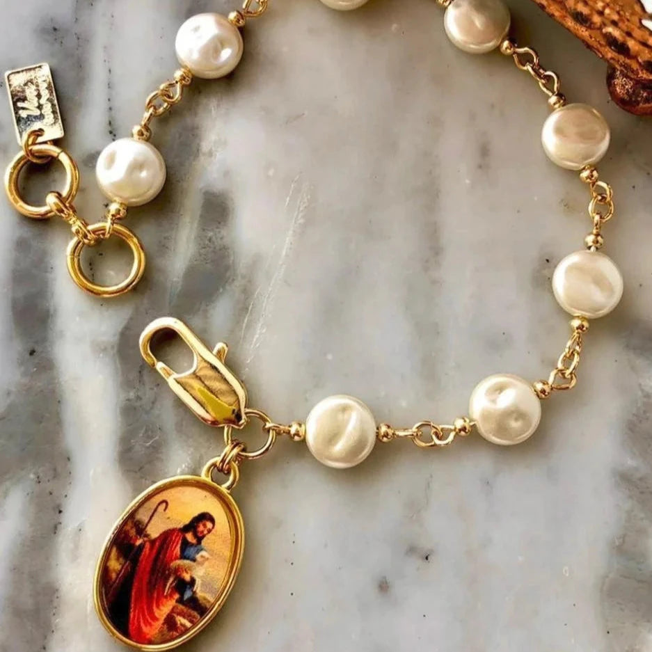 BRACELET JESUS FLAT PEARLS GOLD PLATING