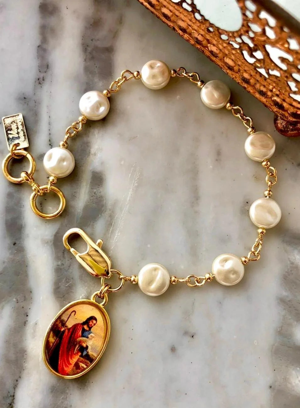 BRACELET JESUS FLAT PEARLS GOLD PLATING