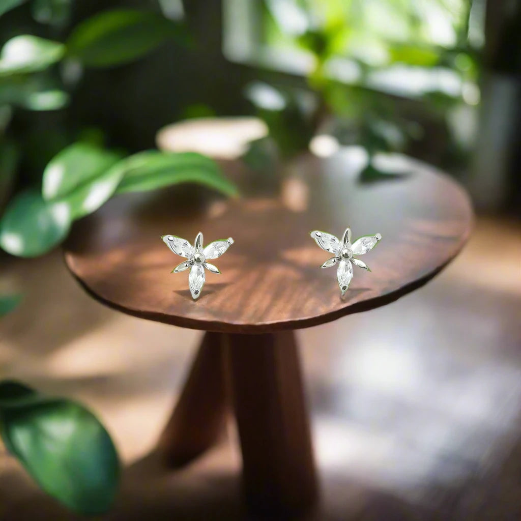 MINI FLOWER EARRINGS WITH CRYSTAL WHITE RHODIUM-PLATED