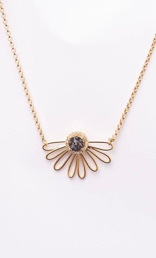 COLAR MARGIE FLOR ARAMADA MIOLO CRISTAL CINZA E ZIRCONIAS COM BANHO OURO