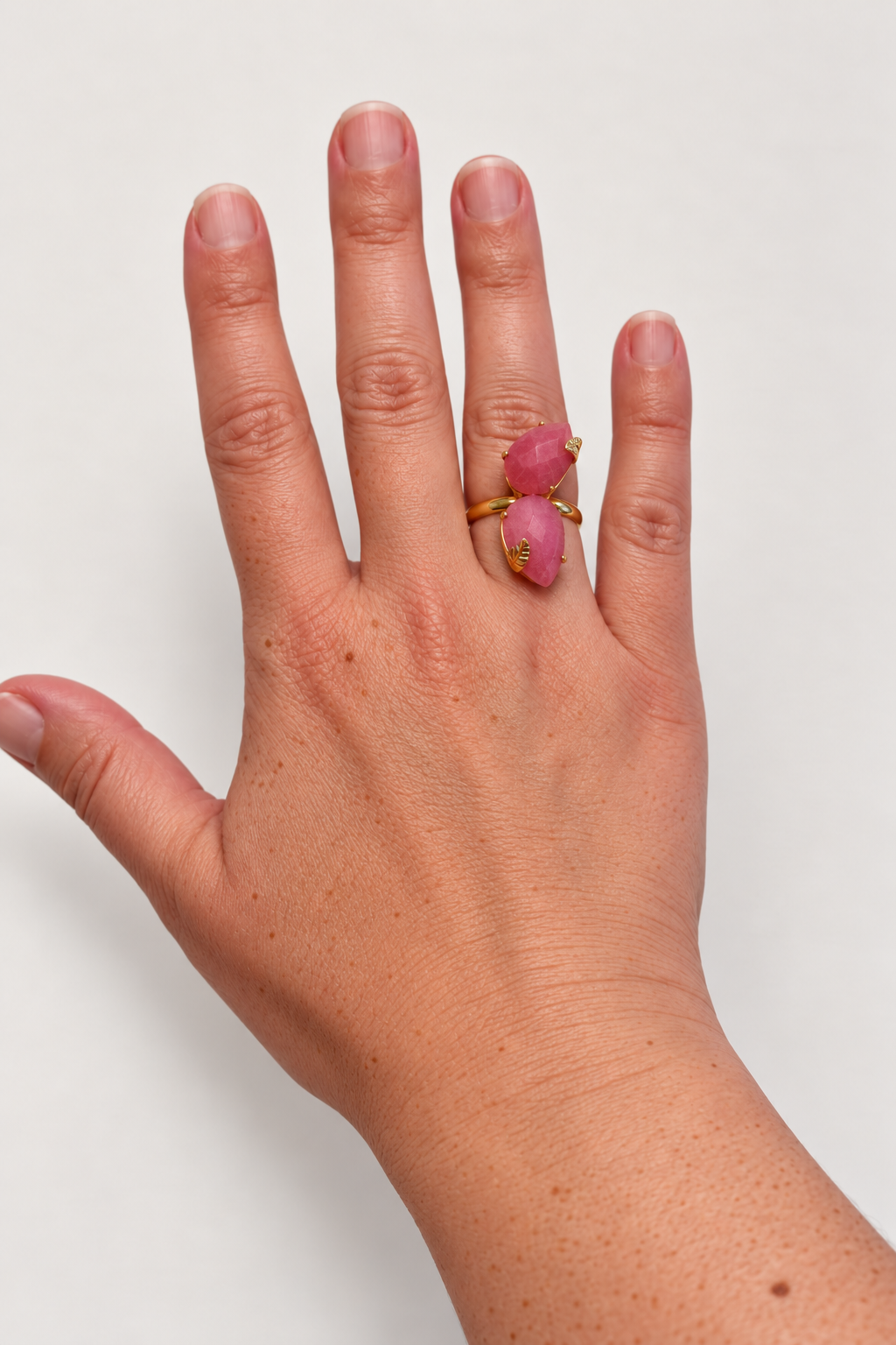 Pink crystal with leaves ring