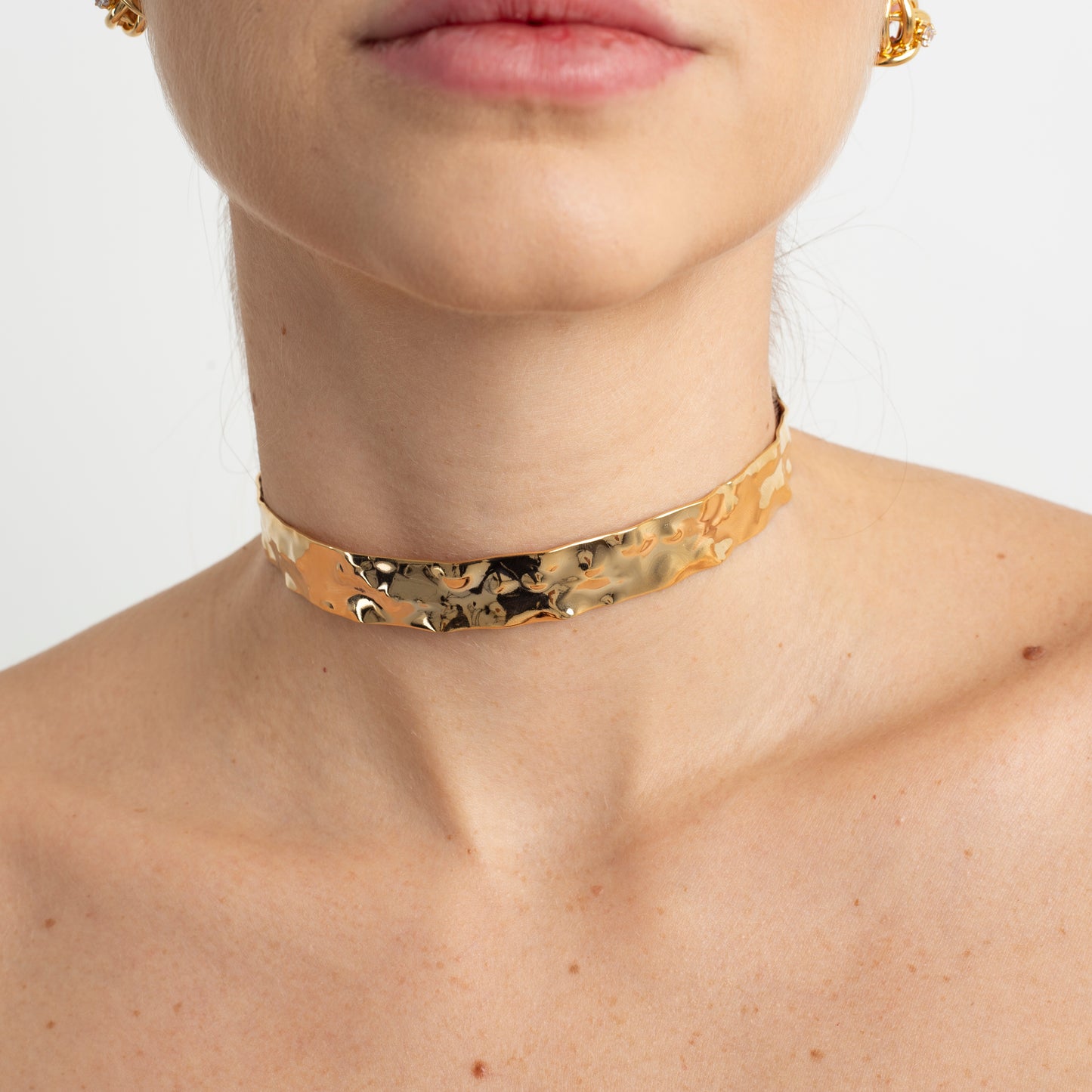 CHOKER NATASH HAMMERED GOLD PLATED