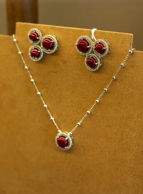 CHERRY PEARL NECKLACE WITH ZIRCONIA AND WHITE RHODIUM PLATING