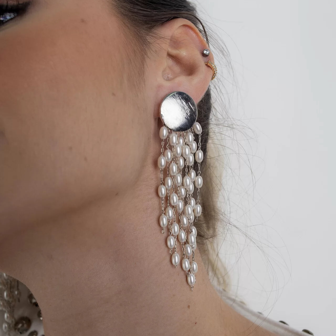 PEARL FRINGE EARRINGS WITH WHITE RHODIUM PLATING