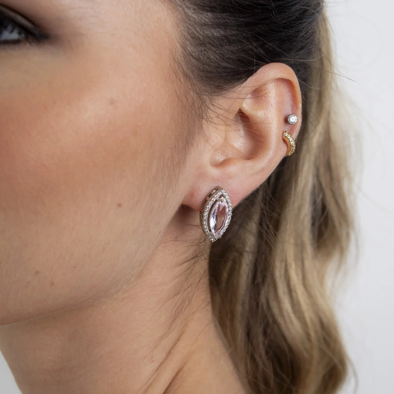 LIA EARRINGS WITH COLORED MARQUISE CRYSTAL AND WHITE RHODIUM PLATING