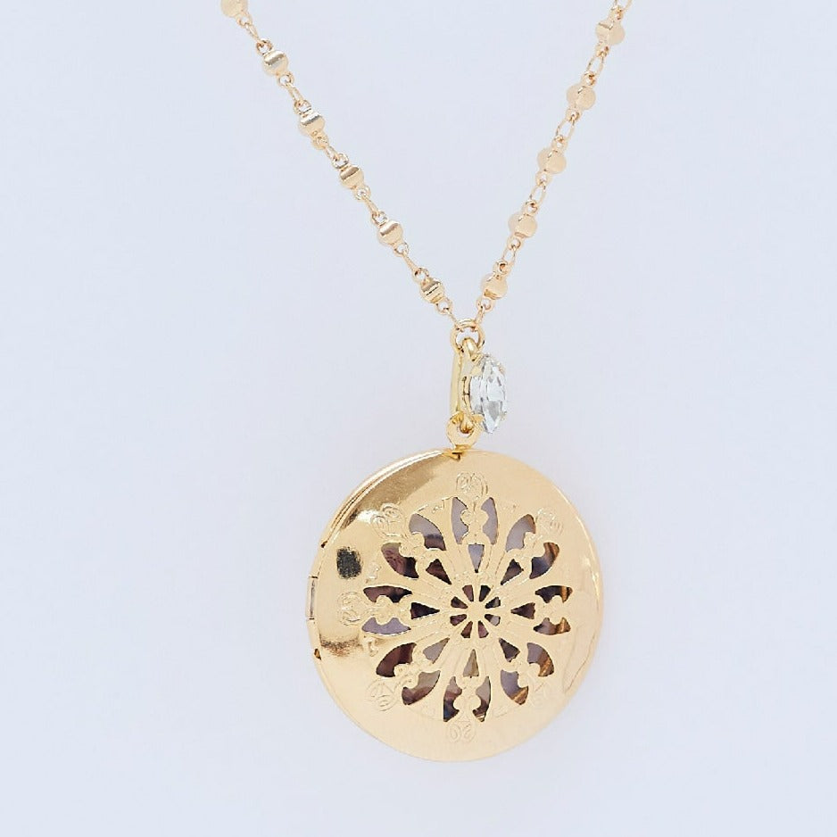 Vintage Round Locket Necklace Gold Plated